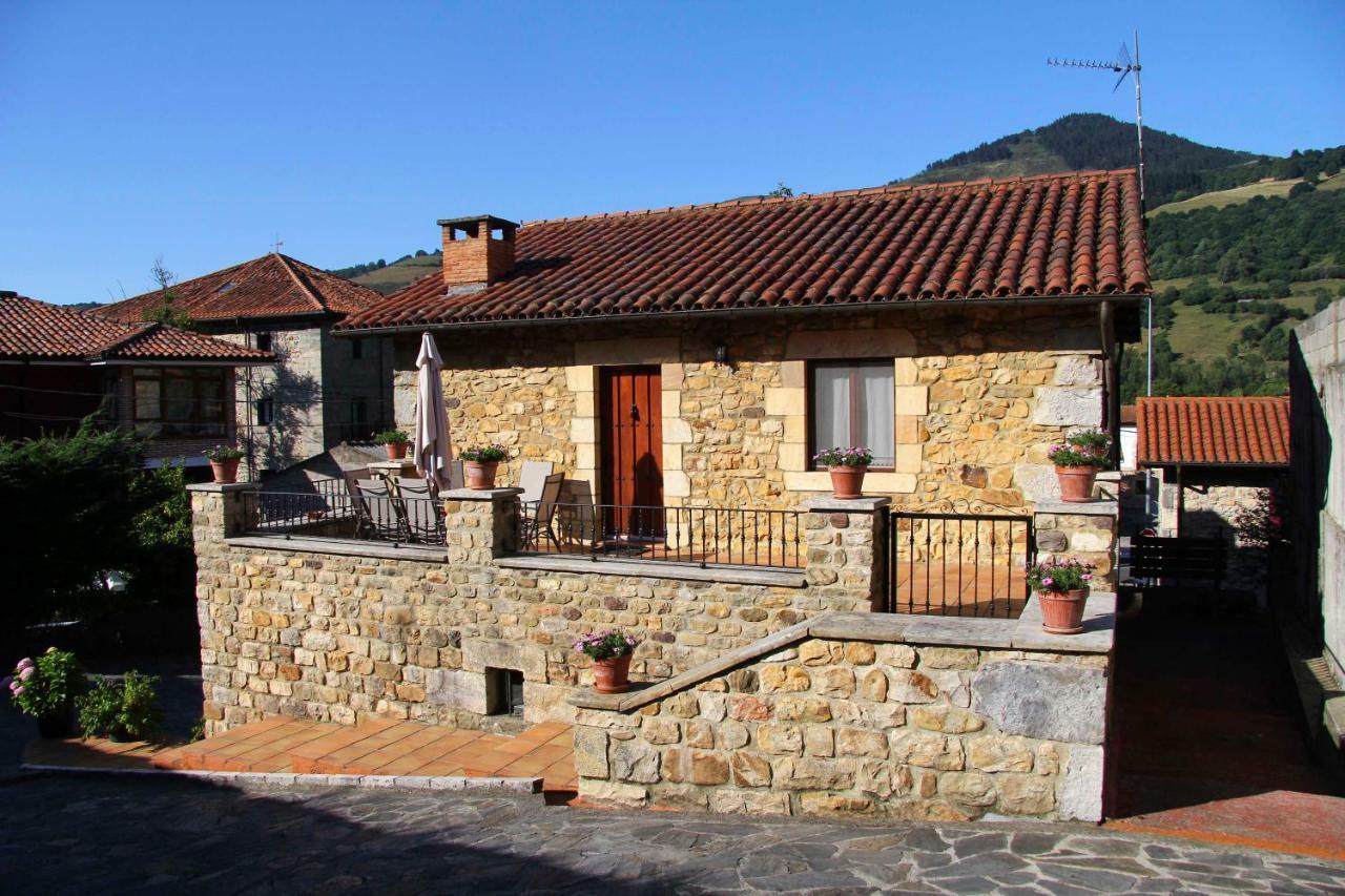 Apartamentos Rurales La Casa Vieja De Alceda Eksteriør bilde
